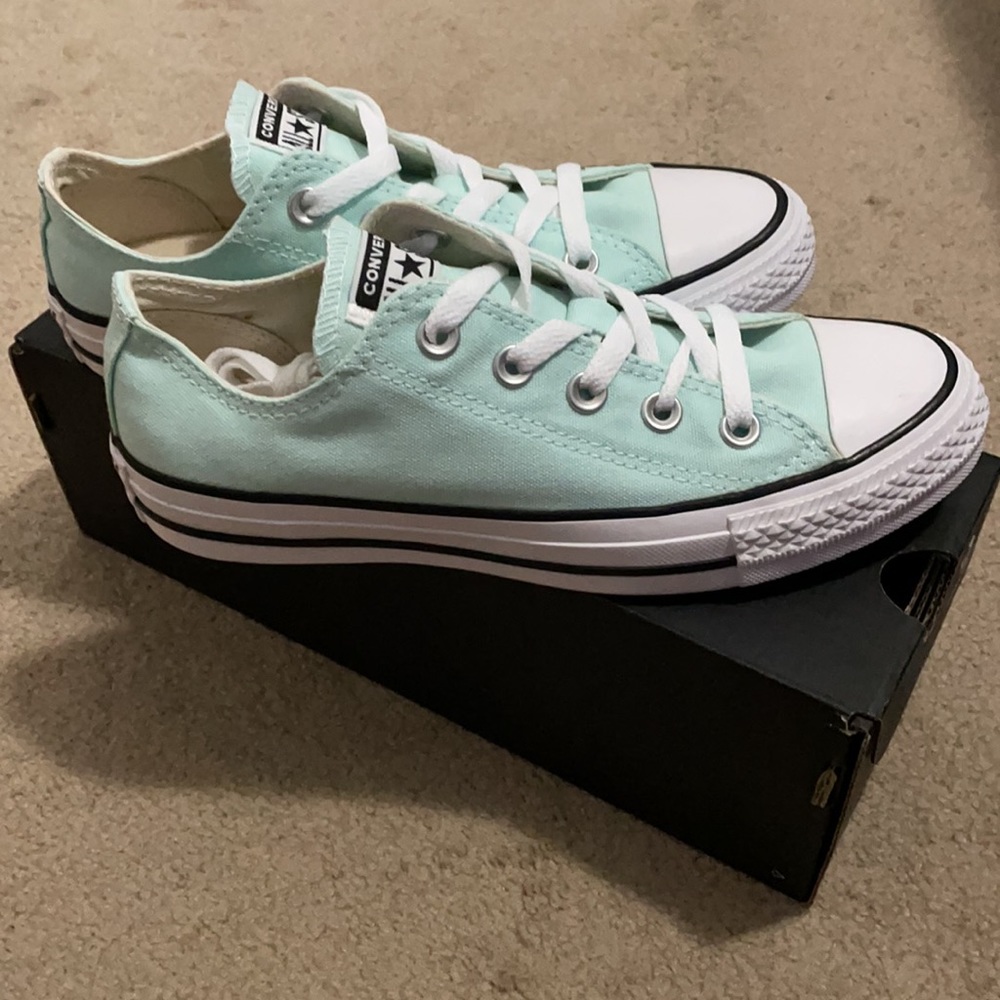 Converse - Picture 2 of 6